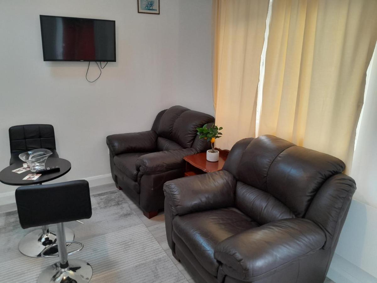 Phibblestown Nd'S Apartment מראה חיצוני תמונה